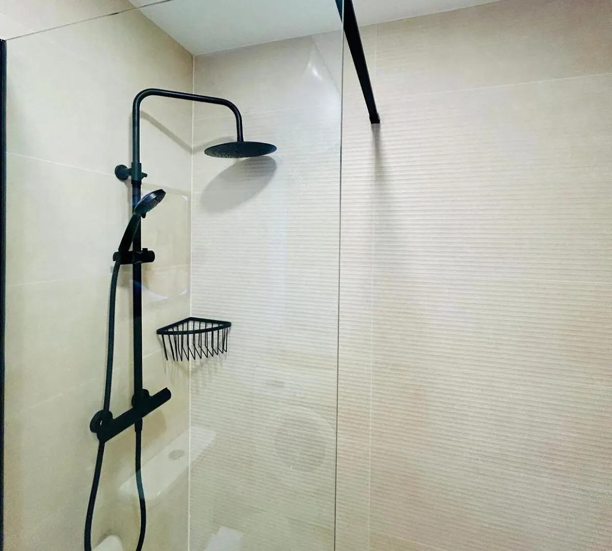 Chic Central Studio Premiere Torremolinos Apartment