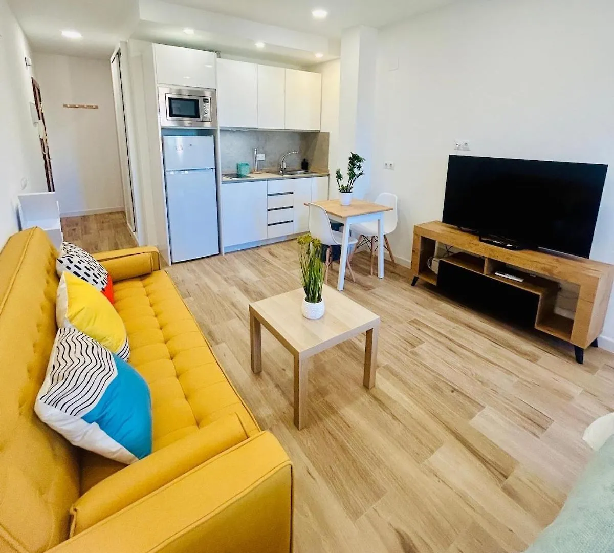 Chic Central Studio Premiere Torremolinos Apartment