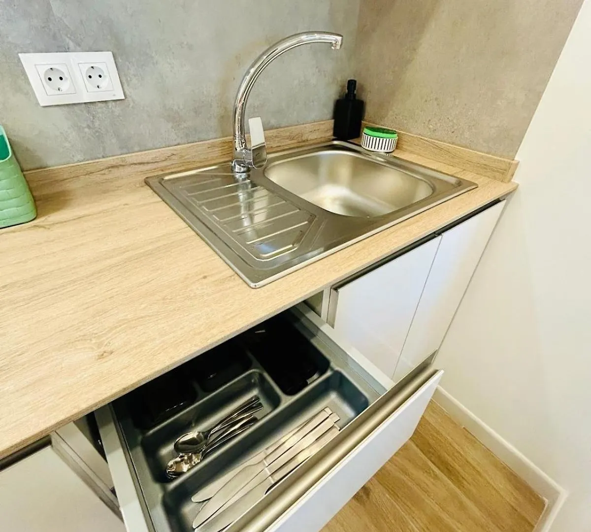 Chic Central Studio Premiere Torremolinos Apartment