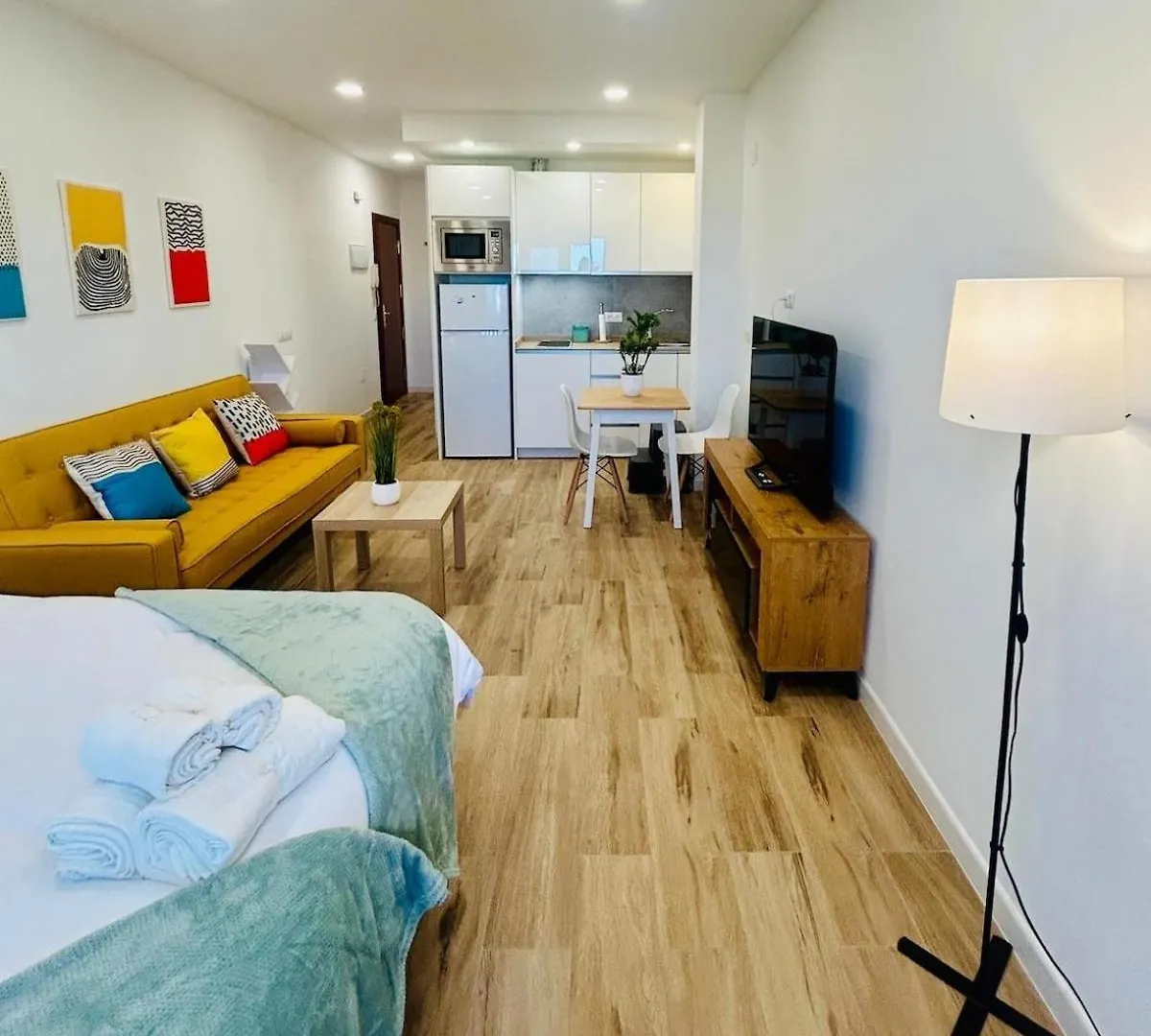 Chic Central Studio Premiere Torremolinos 0*,